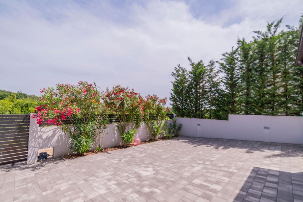 PUY Apartments Adriana מראה חיצוני תמונה