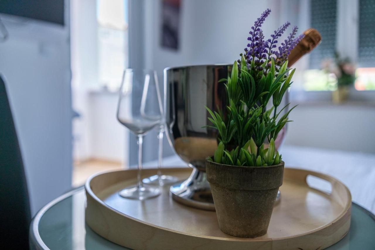 PUY Apartments Adriana מראה חיצוני תמונה