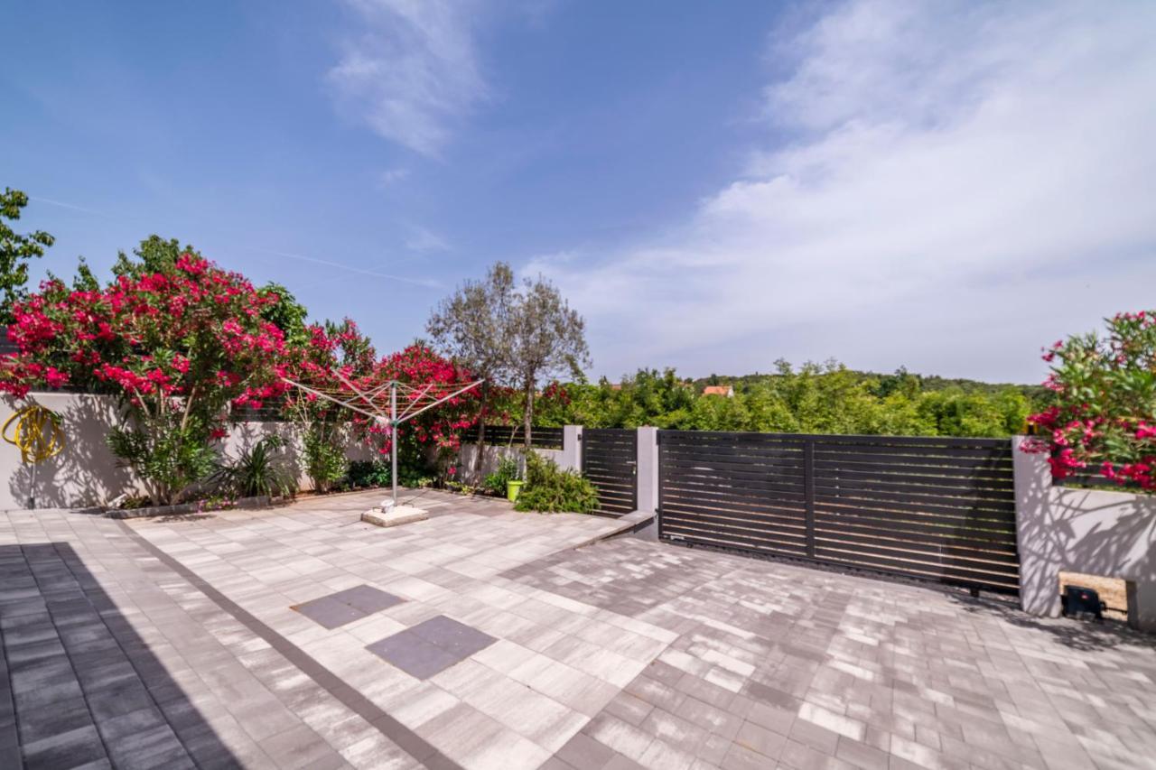 PUY Apartments Adriana מראה חיצוני תמונה