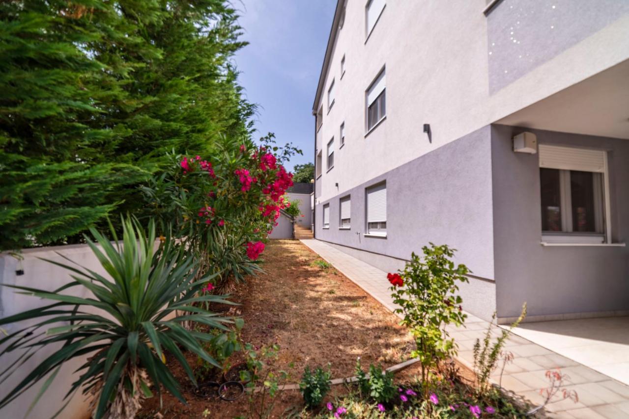 PUY Apartments Adriana מראה חיצוני תמונה