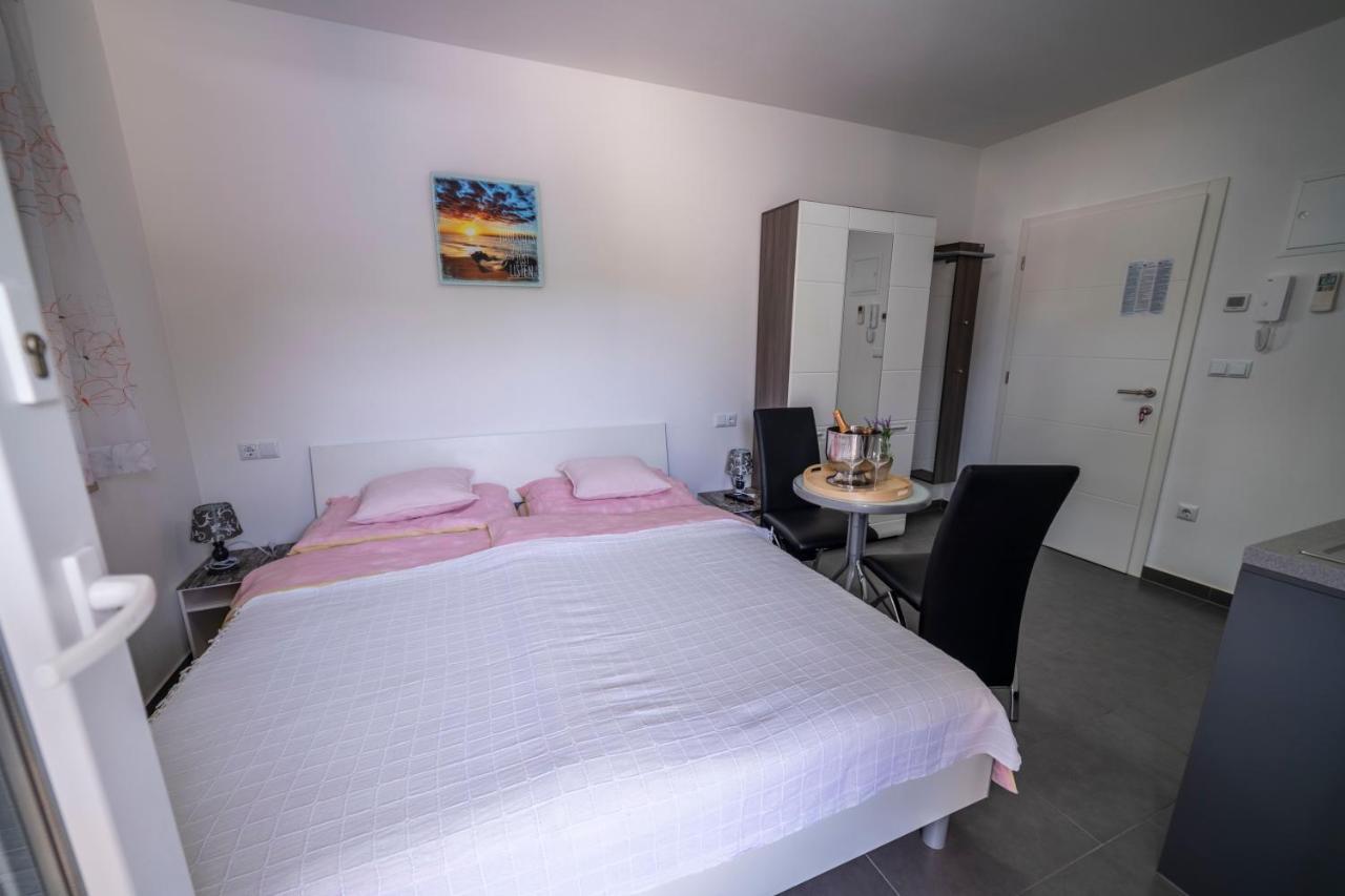 PUY Apartments Adriana מראה חיצוני תמונה