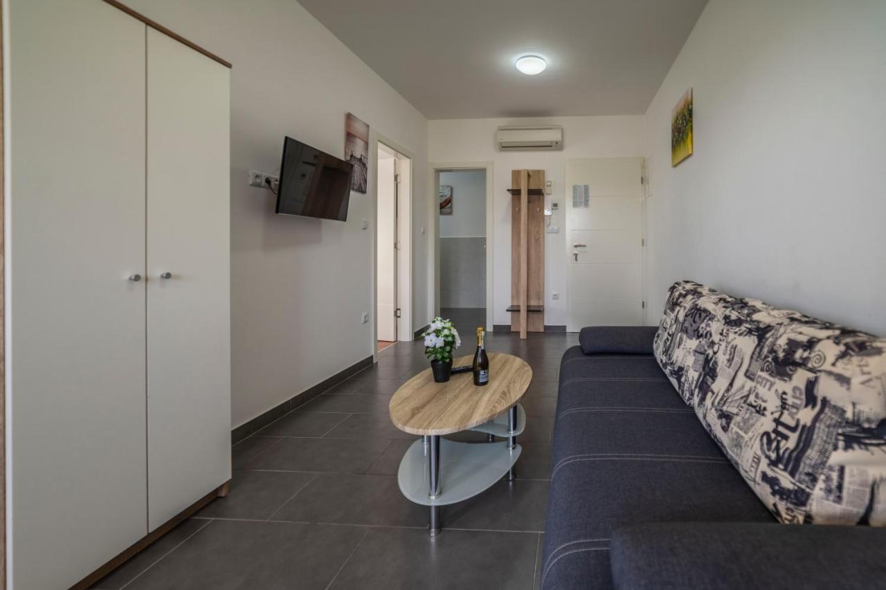 PUY Apartments Adriana מראה חיצוני תמונה
