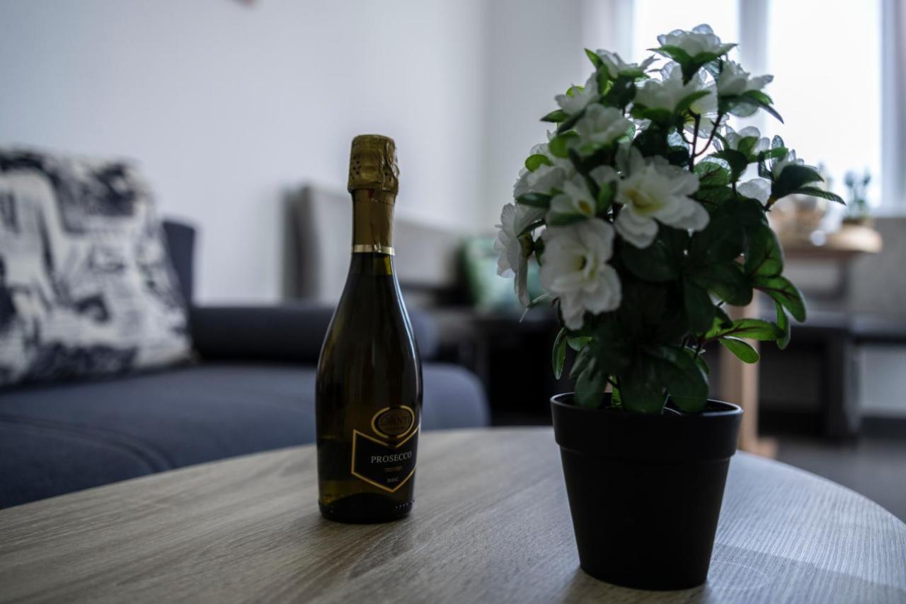 PUY Apartments Adriana מראה חיצוני תמונה
