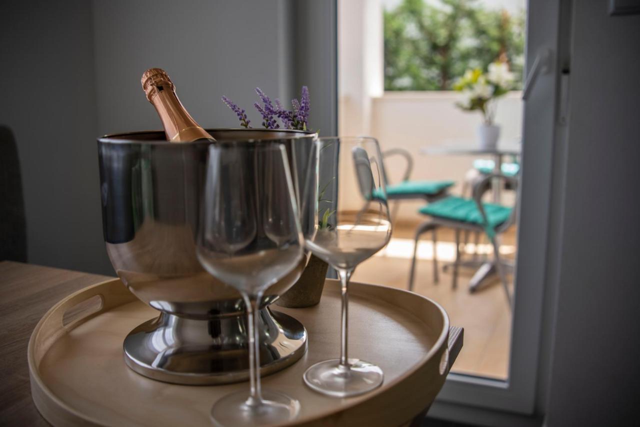 PUY Apartments Adriana מראה חיצוני תמונה