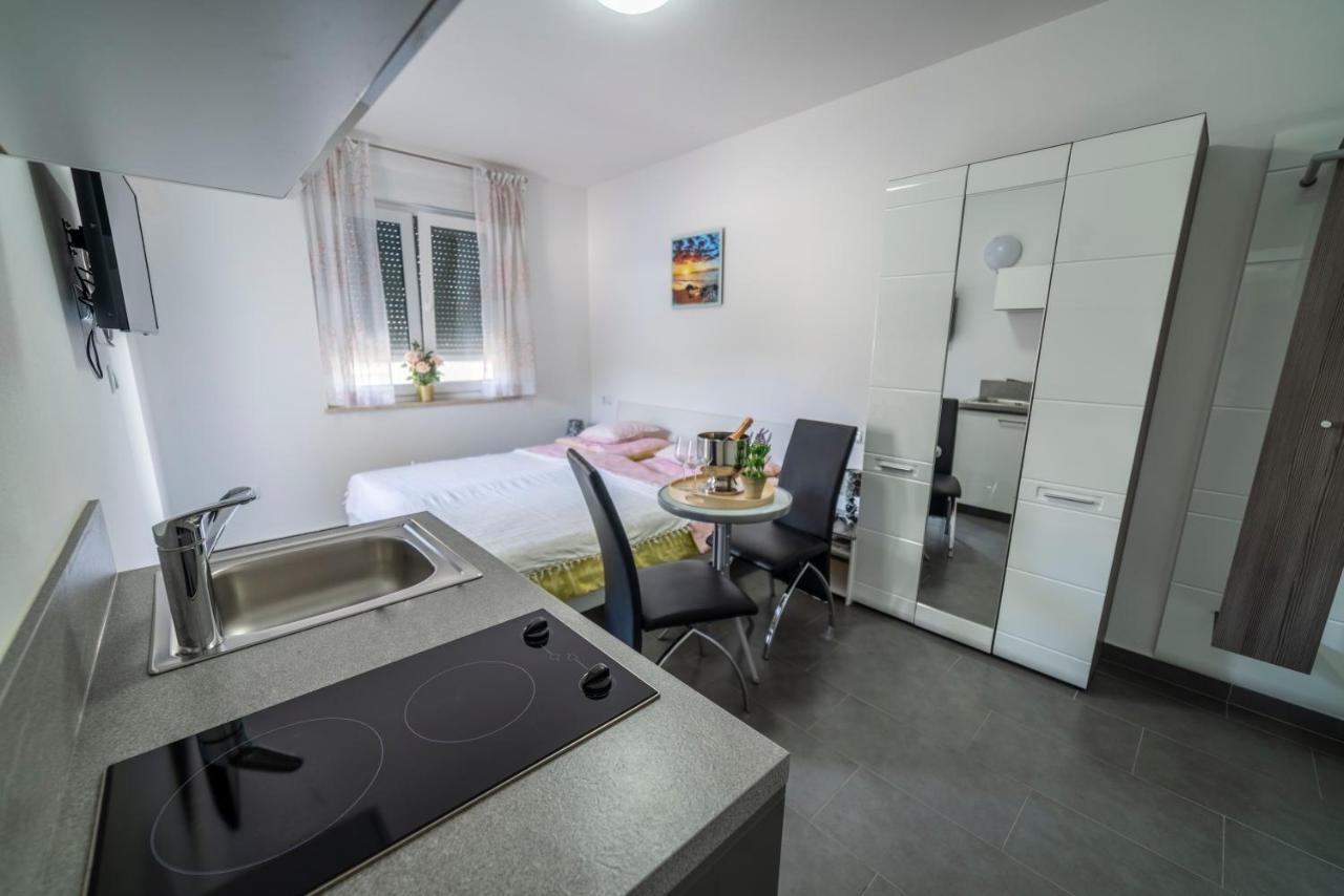 PUY Apartments Adriana מראה חיצוני תמונה