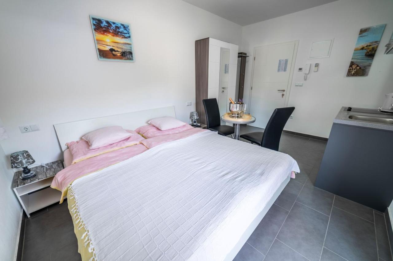PUY Apartments Adriana מראה חיצוני תמונה